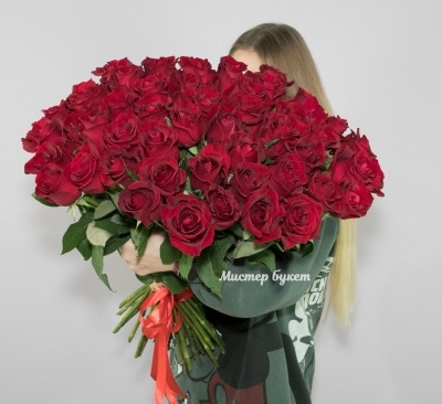 Букет из 51 шикарной  красной розы 50 см 